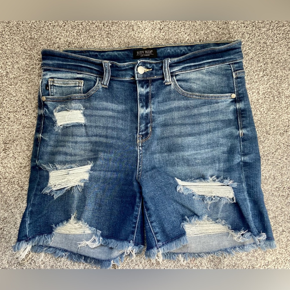 Judy Blue distressed jean shorts XL